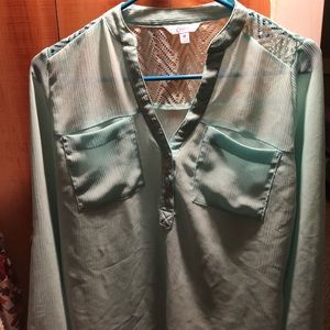 Crochet back blouse 🌼